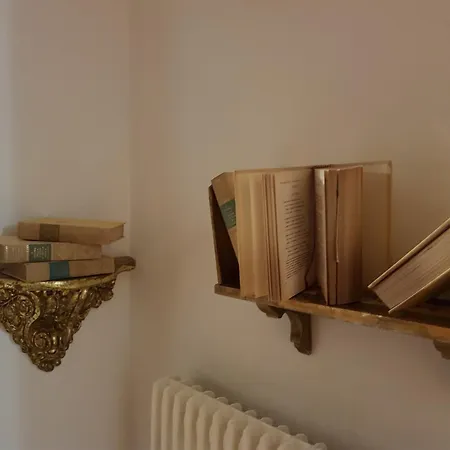 La Finestra Sul Bosco 住宿加早餐酒店 Serralunga di Crea